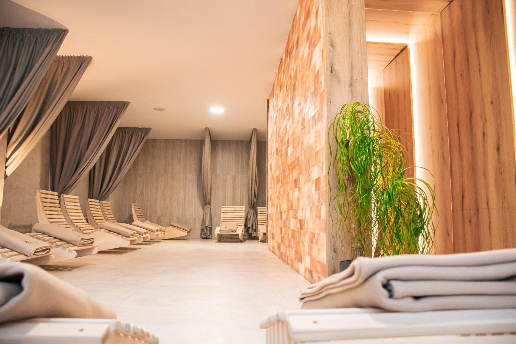 Rm Hotel Wellness & Congress Prievidza Ngoại thất bức ảnh