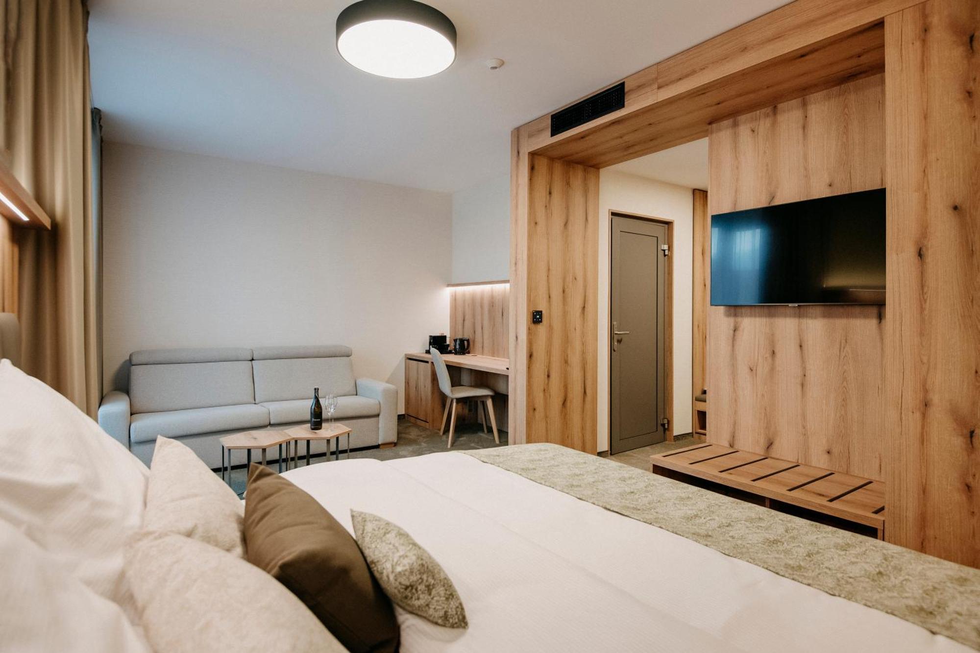 Rm Hotel Wellness & Congress Prievidza Ngoại thất bức ảnh